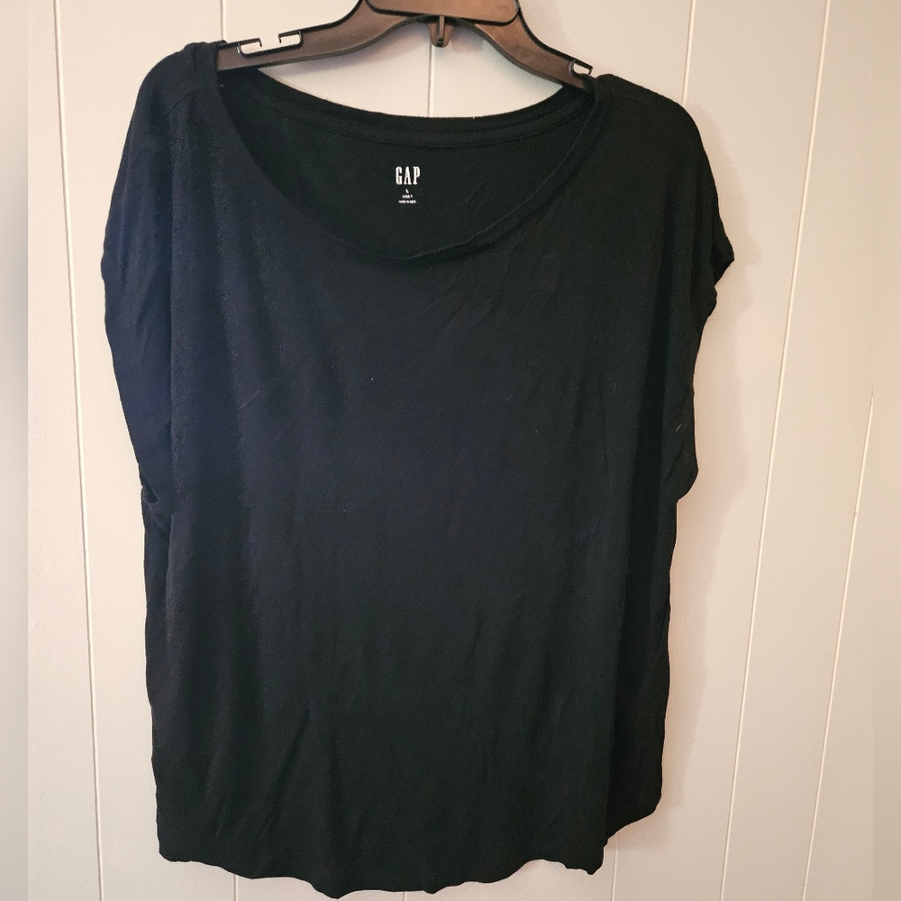Gap t shirt